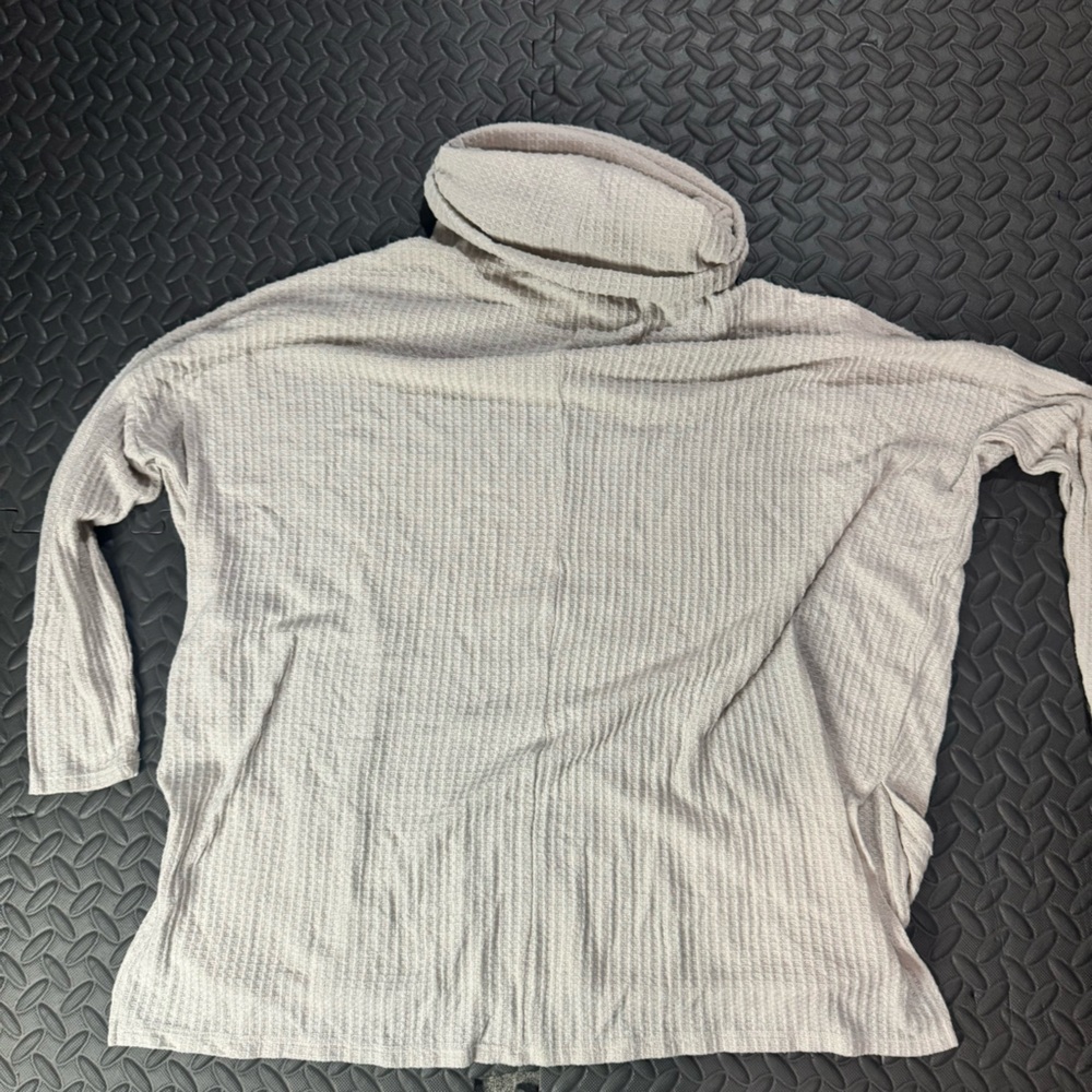 Women’s zenana xl cowl neck cream colored sweater